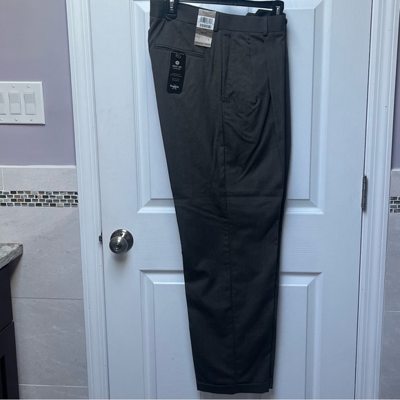 Men’s Dress Pants Bundle - Picture 5 of 9